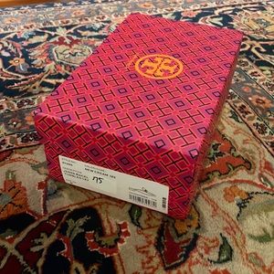 AUTHENTIC TORY BURCH SHOE BOX SIZE 7.5